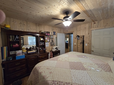 Country Home at the Base of "The Worlds Tallest Hill" - image 20