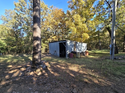 Country Home at the Base of "The Worlds Tallest Hill" - image 26