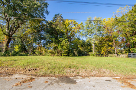Residential Lot in Tomlin Woodland Subdivision of Jackson, TN - image 1