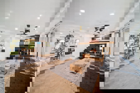 Pryor, OK Lakefront Home For Sale - image 2