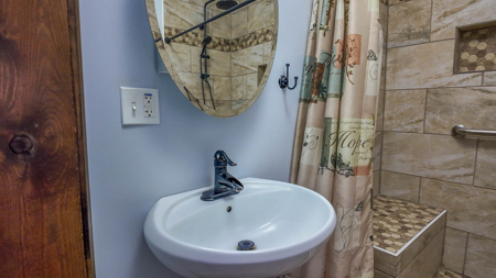 Country Home and Acreage in Summersville | Missouri Ozarks - image 11