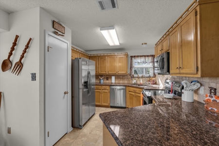 Spacious 3-Bedroom Home on 1 Acre in Waco – Move-In Ready! - image 9