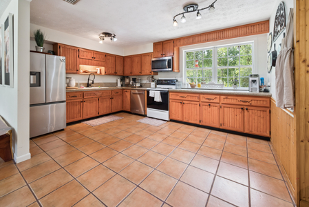 3 Bedroom Home on 35 Acres for Sale in Sanderson, Florida - image 22