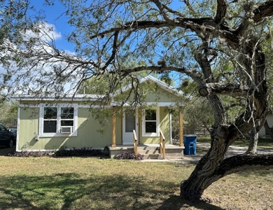 Charming Sinton, Tx Starter Home or Investment Opportunity - image 18