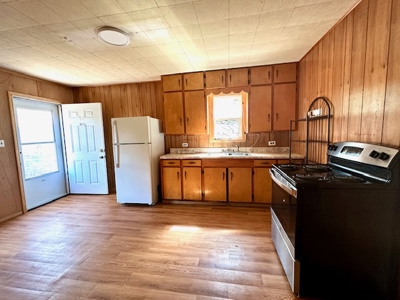 Charming Sinton, Tx Starter Home or Investment Opportunity - image 8