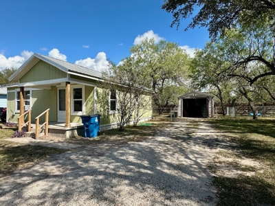 Charming Sinton, Tx Starter Home or Investment Opportunity - image 16