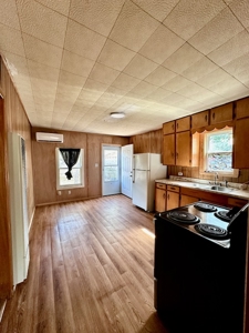 Charming Sinton, Tx Starter Home or Investment Opportunity - image 7