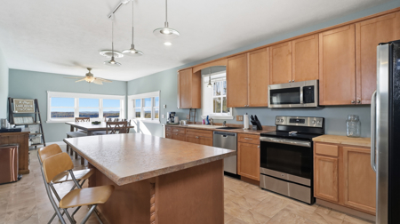 Missouri Ozarks Lake Home – Beautiful Bull Shoals Lake Views! - image 5