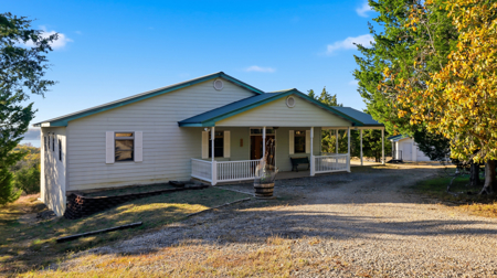 Missouri Ozarks Lake Home – Beautiful Bull Shoals Lake Views! - image 16