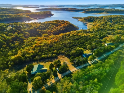 Missouri Ozarks Lake Home – Beautiful Bull Shoals Lake Views! - image 34