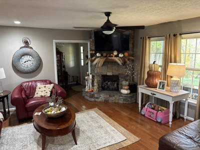 Stunning Home on 6.3 acres in Barren County, Kentucky - image 10