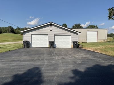 Stunning Home on 6.3 acres in Barren County, Kentucky - image 6