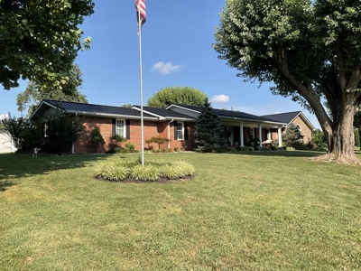 Stunning Home on 6.3 acres in Barren County, Kentucky - image 1