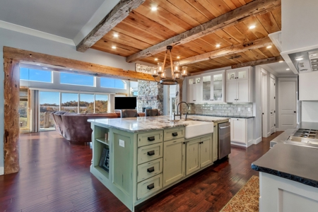 Country Home for Sale in Maury County, Tennessee - image 5