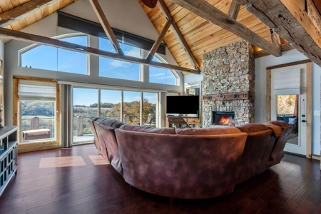 Country Home for Sale in Maury County, Tennessee - image 11