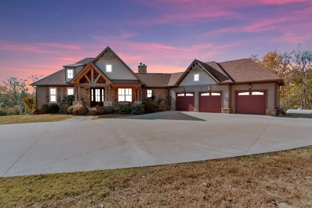 Country Home for Sale in Maury County, Tennessee - image 1