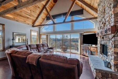 Country Home for Sale in Maury County, Tennessee - image 13