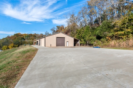 Country Home for Sale in Maury County, Tennessee - image 37