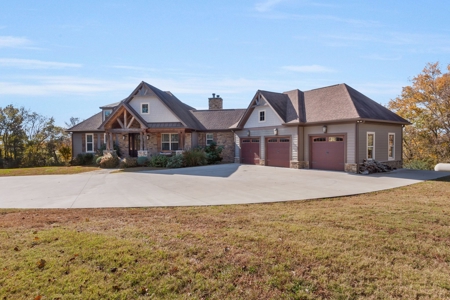 Country Home for Sale in Maury County, Tennessee - image 2