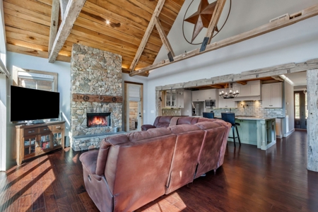 Country Home for Sale in Maury County, Tennessee - image 12