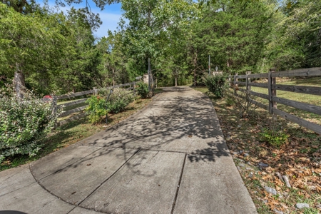 Country Home for Sale in Maury County, Tennessee - image 41