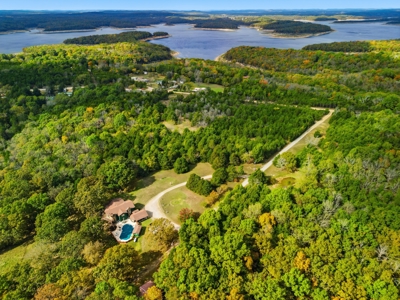 Secluded Custom Built Home on Bull Shoals Lake Peninsula - image 38