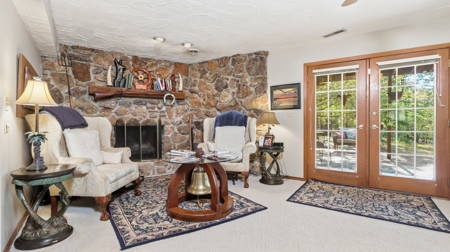 Secluded Custom Built Home on Bull Shoals Lake Peninsula - image 17