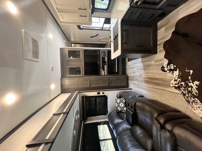 White River Retreat with 1 and 1/2 Bath RV and utilities - image 25