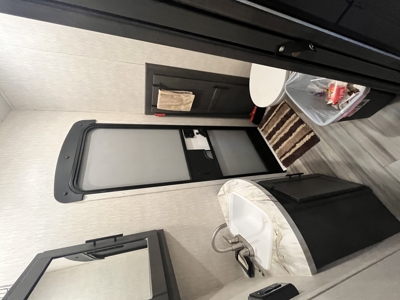 White River Retreat with 1 and 1/2 Bath RV and utilities - image 28