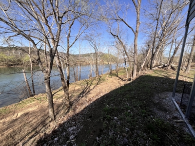 White River Retreat with 1 and 1/2 Bath RV and utilities - image 39