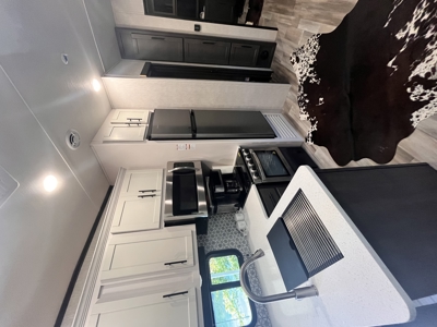 White River Retreat with 1 and 1/2 Bath RV and utilities - image 26