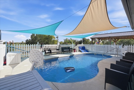 Gorgeous Property for Sale at Lake Corpus Christi - image 20