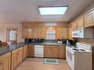 Recreational Ranch with home with acreage for sale in East Texas - image 31