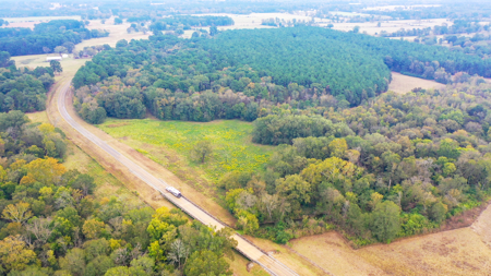 Recreational Ranch with home with acreage for sale in East Texas - image 28