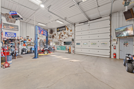 6.27-Acre Country Haven with 3 Bedroom Home - image 44