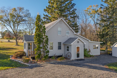 6.27-Acre Country Haven with 3 Bedroom Home - image 2