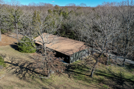 White River Lodge with 2 Guest Cabins For Sale near Flippin, AR - image 7