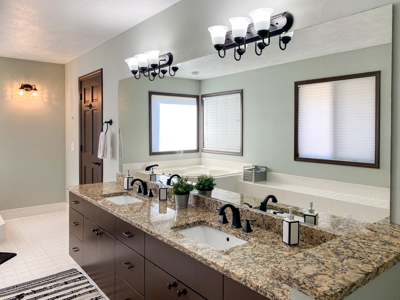 White River Lodge with 2 Guest Cabins For Sale near Flippin, AR - image 10