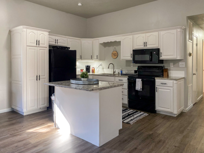 White River Lodge with 2 Guest Cabins For Sale near Flippin, AR - image 31