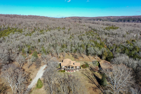 White River Lodge with 2 Guest Cabins For Sale near Flippin, AR - image 8