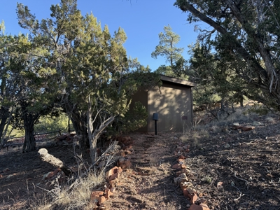 Off-Grid Seligman Arizona Home on Ten Acres No HOA - image 41