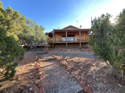 Off-Grid Seligman Arizona Home on Ten Acres No HOA - image 1