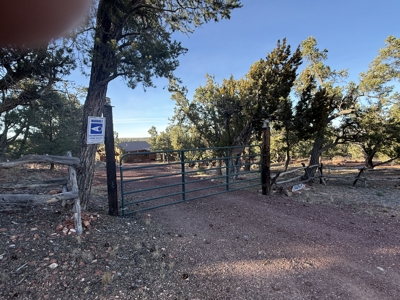 Off-Grid Seligman Arizona Home on Ten Acres No HOA - image 43