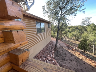 Off-Grid Seligman Arizona Home on Ten Acres No HOA - image 3
