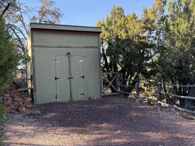 Off-Grid Seligman Arizona Home on Ten Acres No HOA - image 42