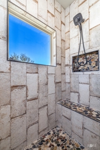 Stunning 2-Bed Home on 34.7 Acre Country Retreat Near Eldorado - image 15