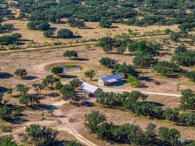 Stunning 2-Bed Home on 34.7 Acre Country Retreat Near Eldorado - image 40