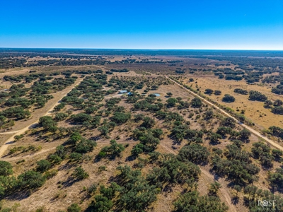 Stunning 2-Bed Home on 34.7 Acre Country Retreat Near Eldorado - image 38