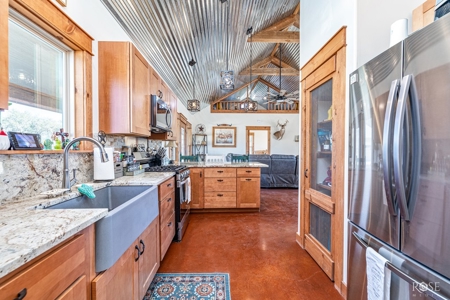 Stunning 2-Bed Home on 34.7 Acre Country Retreat Near Eldorado - image 11