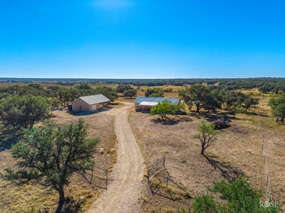 Stunning 2-Bed Home on 34.7 Acre Country Retreat Near Eldorado - image 47